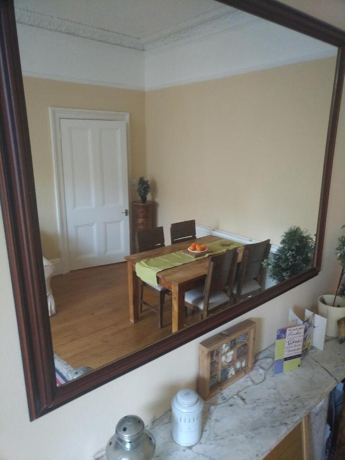 Luxury Holland Park, Sleeps 2, Free S'Fast Wifi Apartment Londra Exterior foto