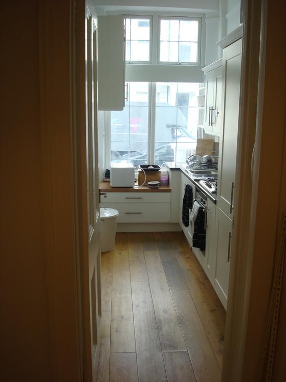 Luxury Holland Park, Sleeps 2, Free S'Fast Wifi Apartment Londra Exterior foto