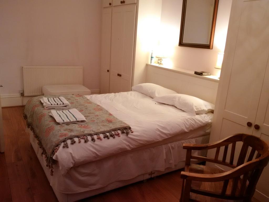 Luxury Holland Park, Sleeps 2, Free S'Fast Wifi Apartment Londra Exterior foto