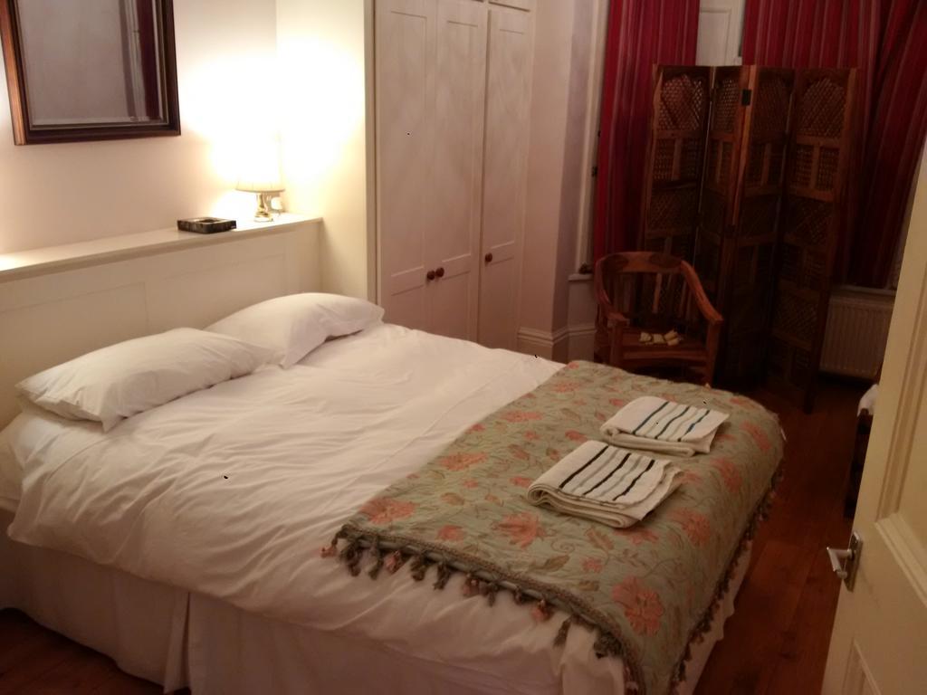 Luxury Holland Park, Sleeps 2, Free S'Fast Wifi Apartment Londra Exterior foto